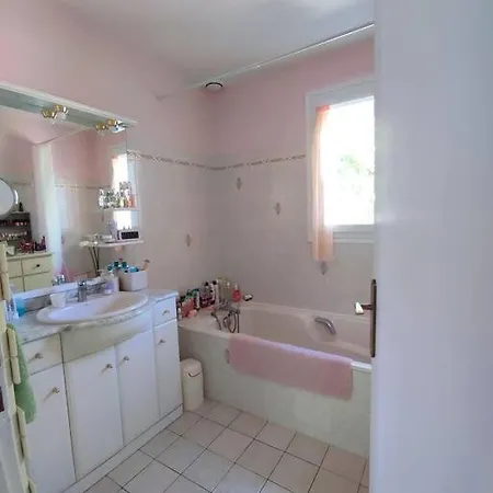 3 Bedroom House With Above-ground Pool Casa vacanze