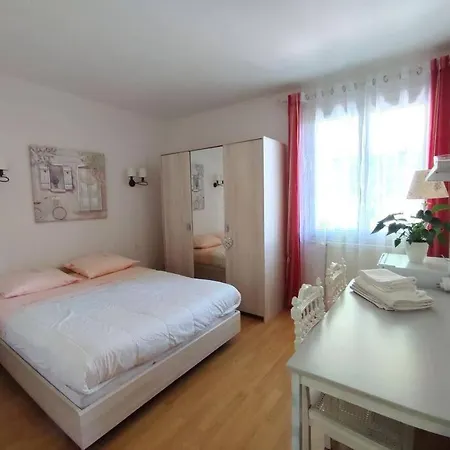 3 Bedroom House With Above-ground Pool * Prigonrieux