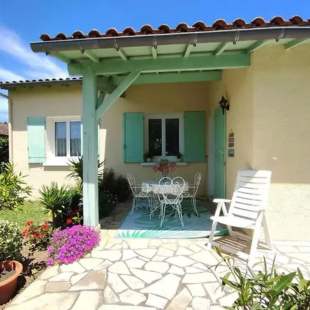 3 Bedroom House With Above-ground Pool