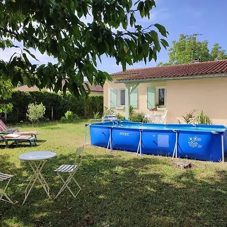 Casa vacanze 3 Bedroom House With Above-ground Pool