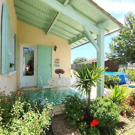 Casa vacanze 3 Bedroom House With Above-ground Pool